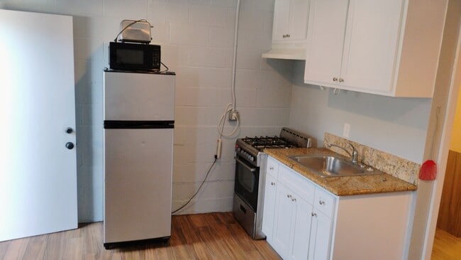 Building Photo - 2705 W Ramona Rd Unit 2707