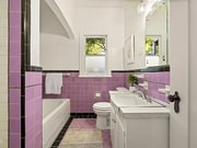 Photo - 1694 Oakwood St