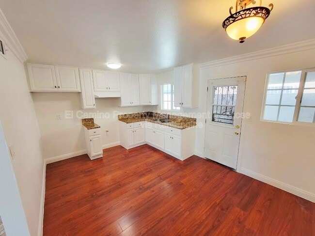 Photo - 22225 Seine Ave