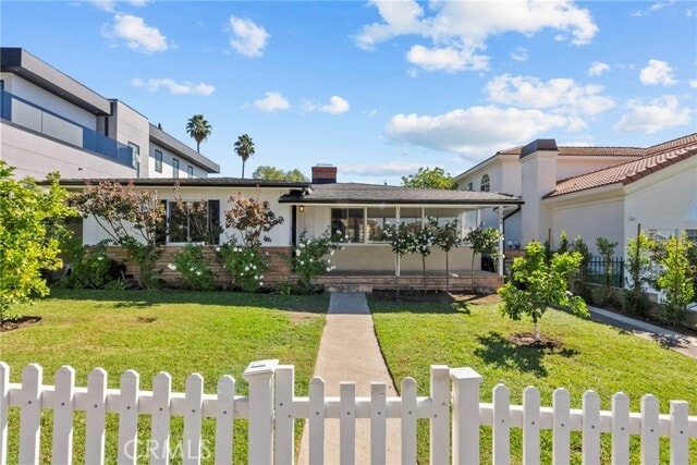 Building Photo - 1056 E Orange Grove Ave