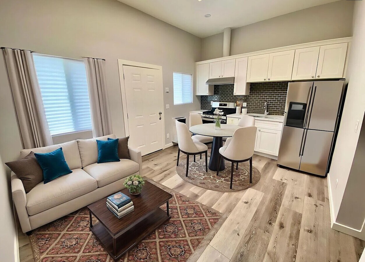 272 - 272 Apartments