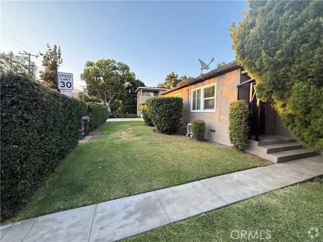 Building Photo - 637 W Colorado Blvd Rental