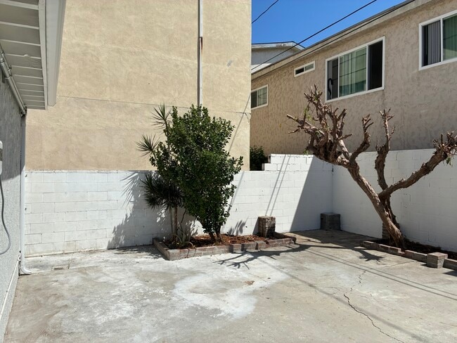 Photo - 12920 Roselle Ave Unit C