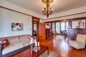 Spacious living room - 845 20th St Townhome