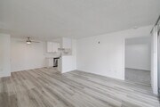 2BR, 2BA - 852SF - Living/ Dining Room - Ocean Breeze