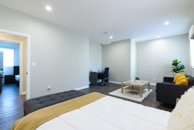 Photo - 1164 W 24th St Unit 1164