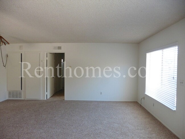 Photo - 11021 Via Asti