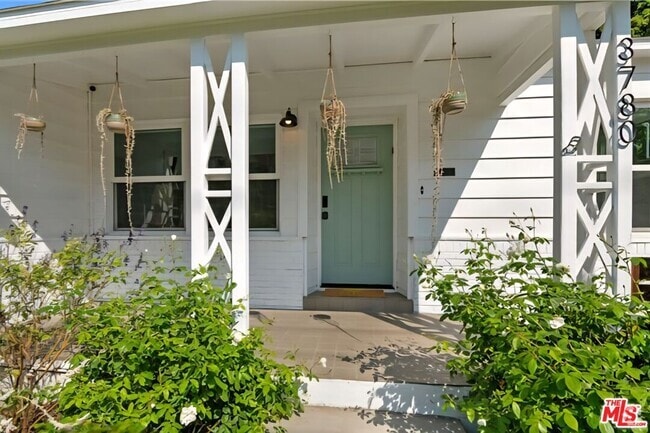Building Photo - 3780 Beethoven St Rental