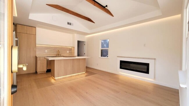 Building Photo - 1827 Pearl St