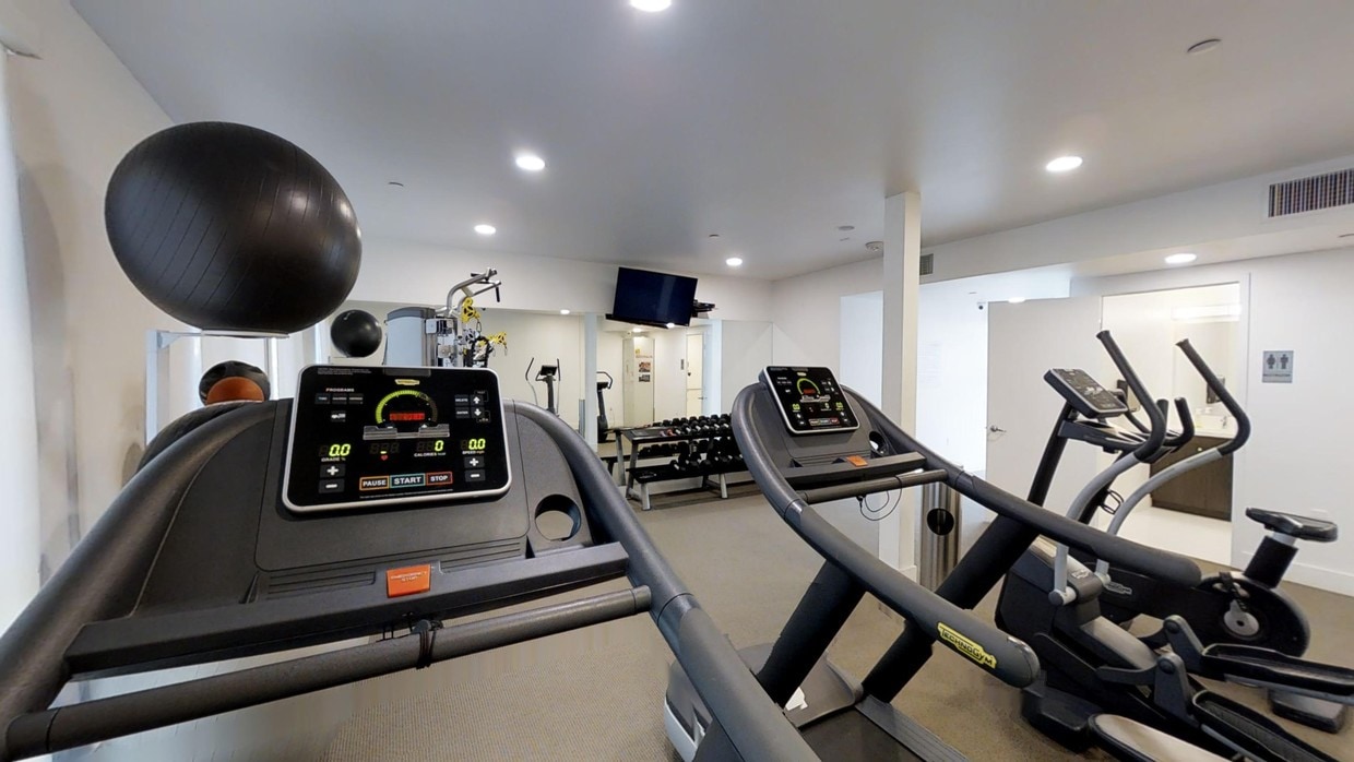 3D Tour - 1800 Whitley Apartments