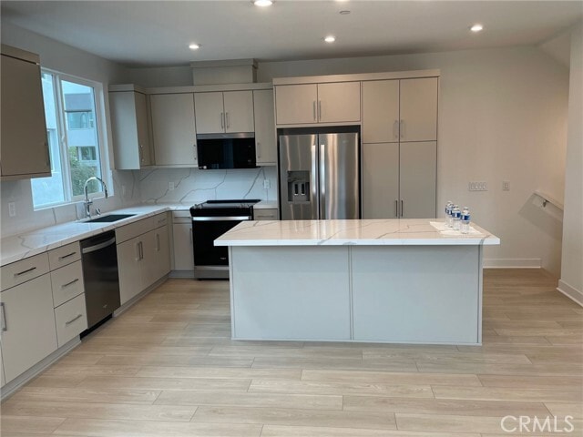 Photo - 691 S Lyon St