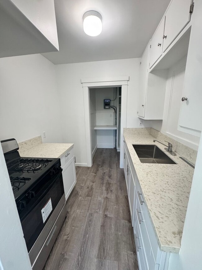 Photo - 906-908 Dawson Ave. Unit 906 1/2