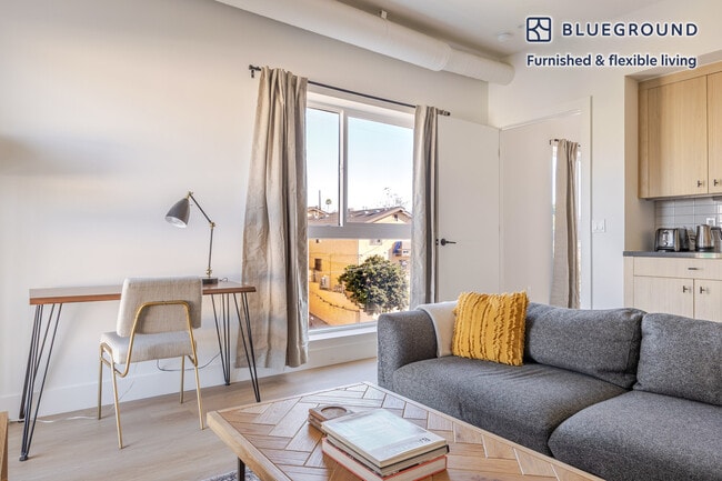 Building Photo - 611 N Virgil Ave Unit FL3-ID1335