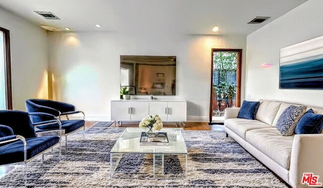 Building Photo - 3617 Maplewood Ave