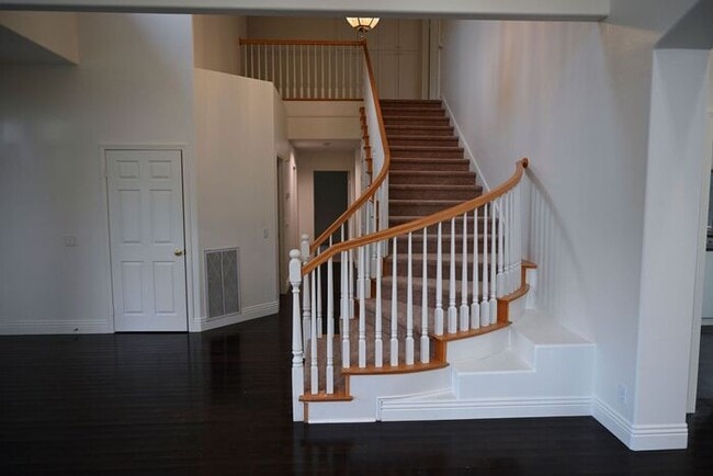 Photo - Gorgeous 5 bd 3 ba Corner Lot Home Newhall