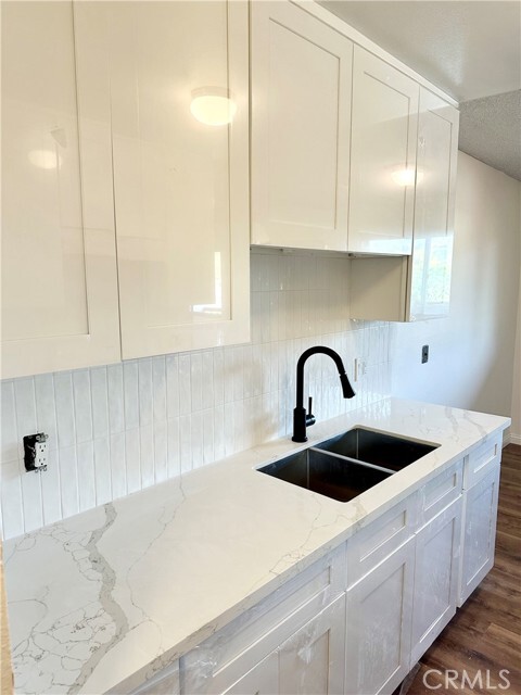 Building Photo - 3424 Pueblo Ave Unit 8
