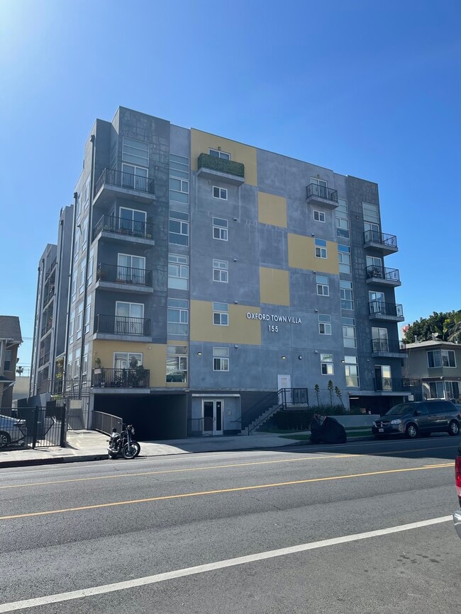 Building Photo - 155 S Oxford Ave Unit 203