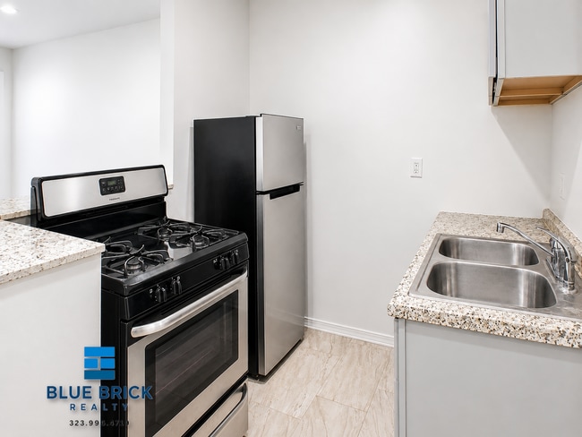 Photo - 5942 N Tujunga Ave Unit 15