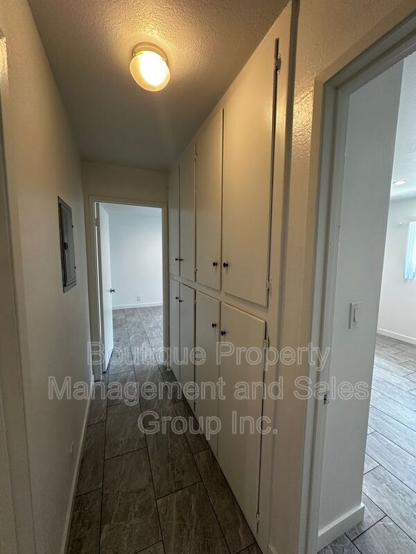 Photo - 301 N Tustin Ave