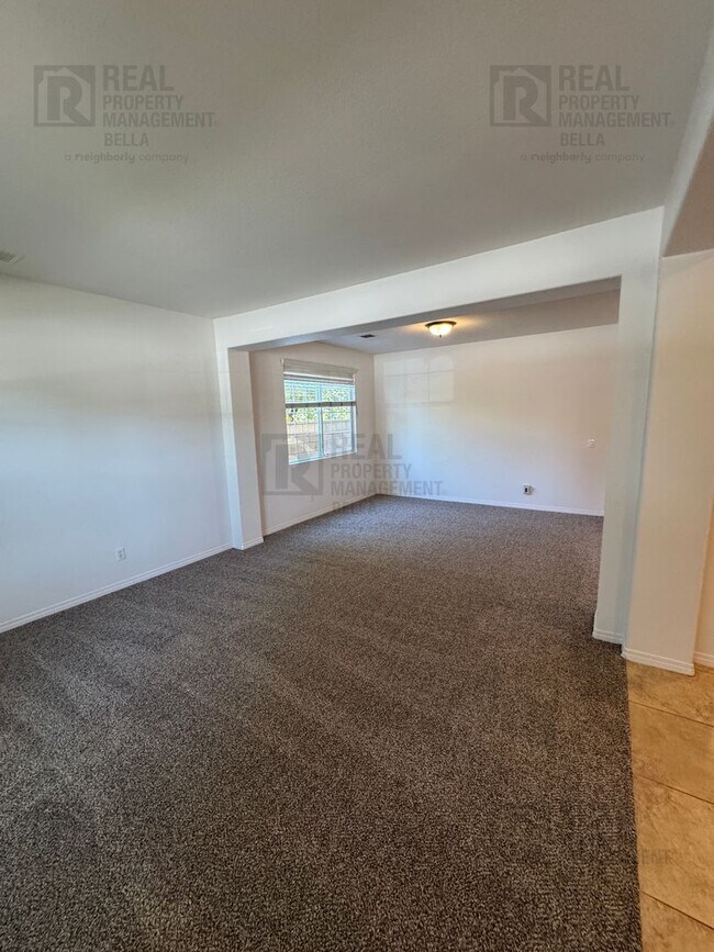 Photo - 34574 Black Cherry St