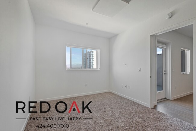 Photo - 11405 Chandler Blvd Unit 611