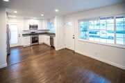 Photo - 2207 E Daily Dr House