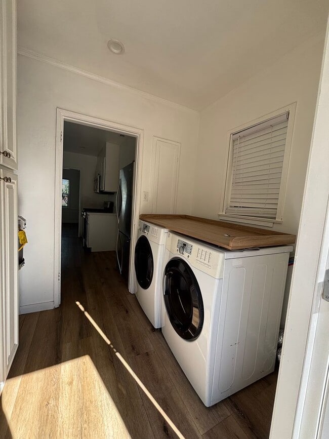 Building Photo - 3B2B House in Toluca Lake/NoHo