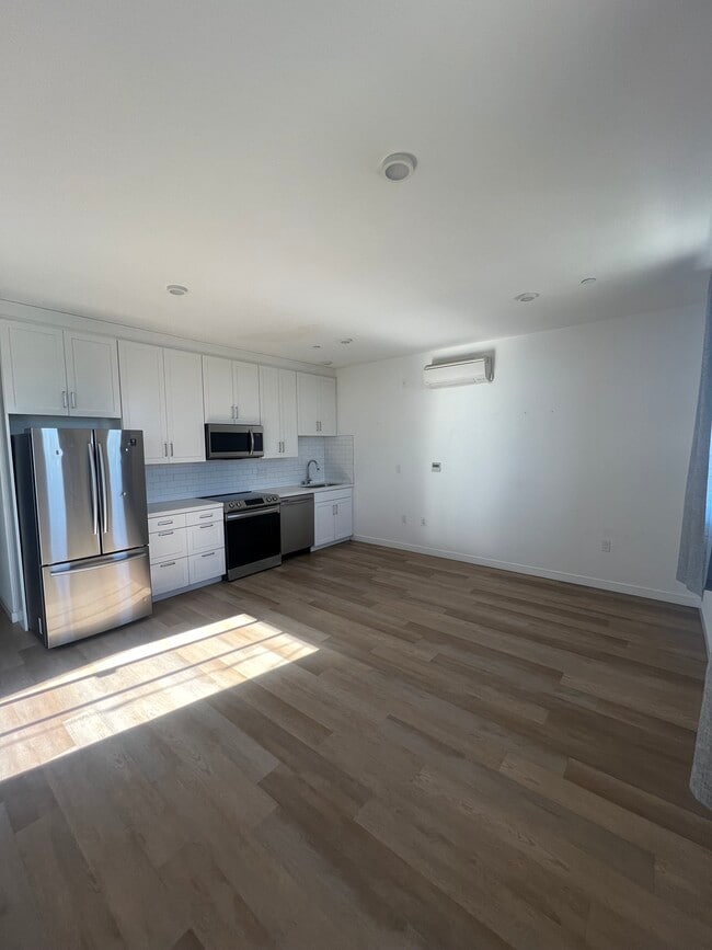 Photo - The Kalthom Building