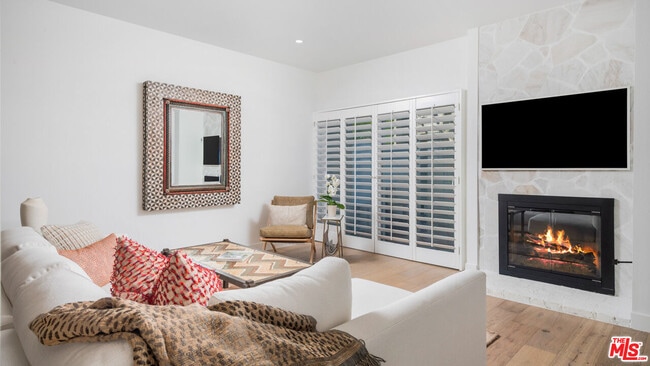 Photo - 35 Village Pkwy