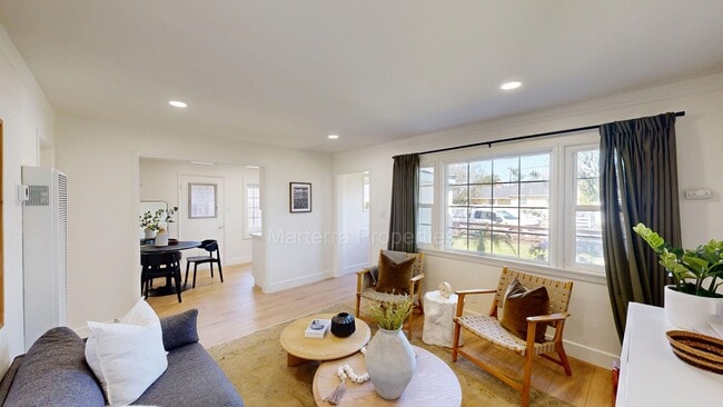 Photo - 19th St Unit 431 E 19th St