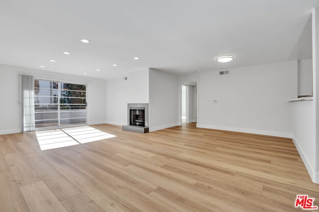 Photo - 2050 S Bentley Ave Unit 204