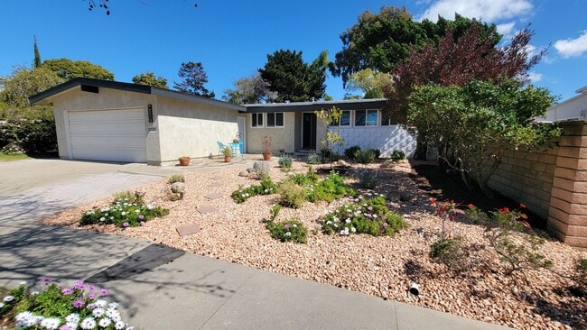 Building Photo - Beautifully renovated 4bd/2ba home in Bay Ho!