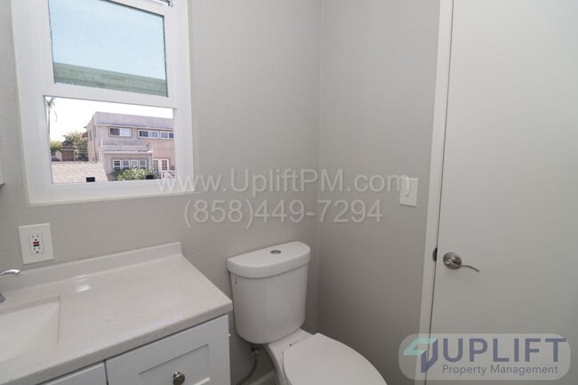 Photo - 2 bed 2 bath Remodeled Duplex Unit Louisiana St (3625) (Upstairs)