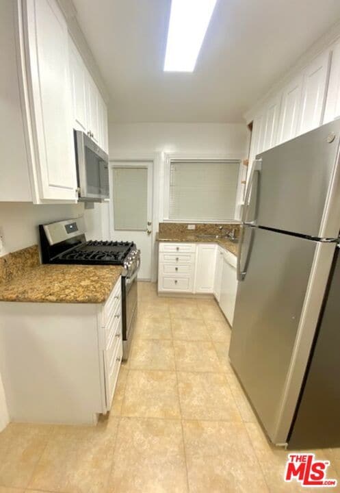 Photo - 1040 N Sweetzer Ave Unit 1/2