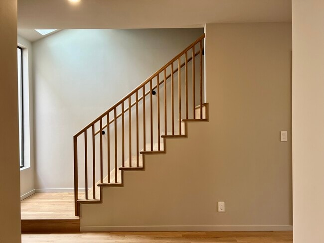 Stair - 1034 18th St Unit 4