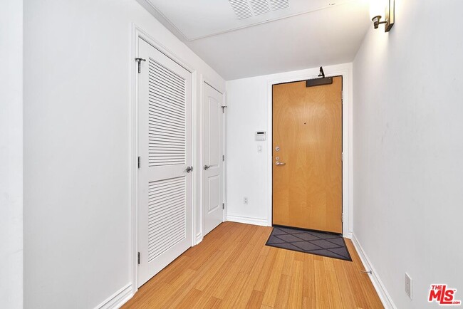 Photo - 2230 S Bentley Ave Unit 303