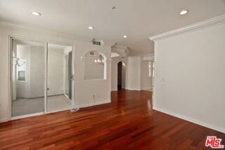 Photo - 11737 Goshen Ave
