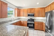 Photo - 3B 2.5BA Townhouse End-Unit in Eastlake Vi...