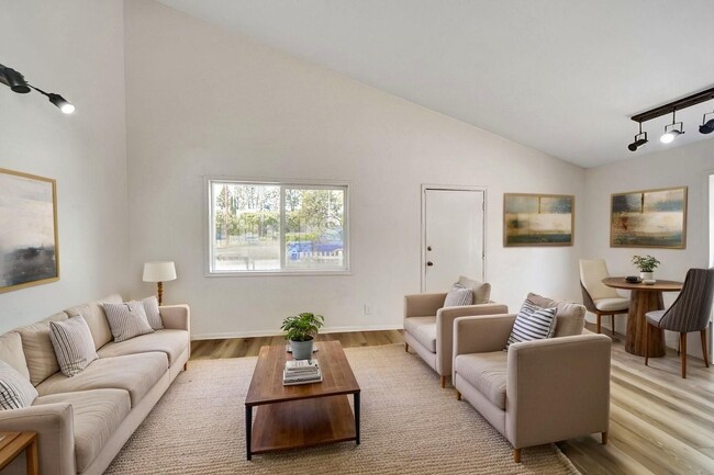 Photo - 7134 Yarmouth Ave