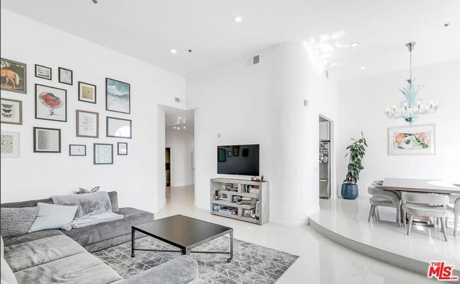 Photo - 840 Croft Ave Unit PH301