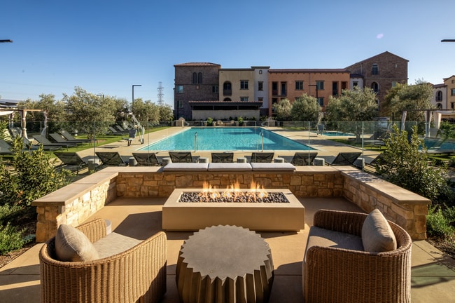 Photo - Vasari at Ventana