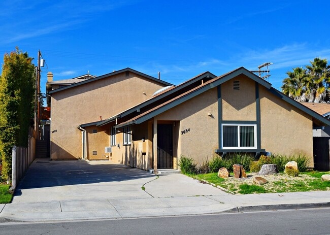 Building Photo - Upstairs 2BR/1BA North Park Apt with Assig... Unit 3686 - D