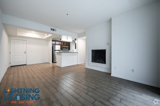 Building Photo - 11927 Kling St Unit 104C Rental