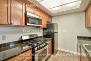 Photo - 16377 Lakeshore Dr House