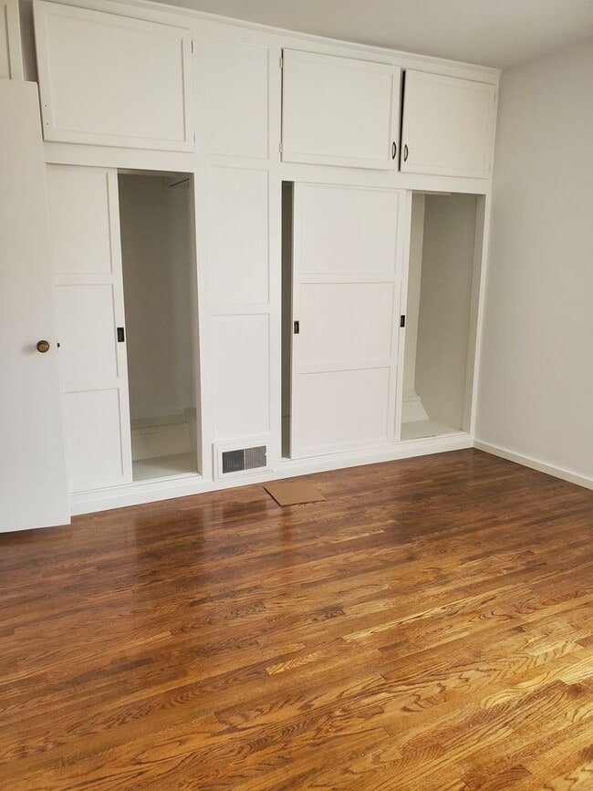 Building Photo - Recently Upgraded and Refreshed House with Pool and Casita