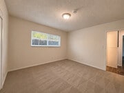 uni#1 - 1644 Electric Ave