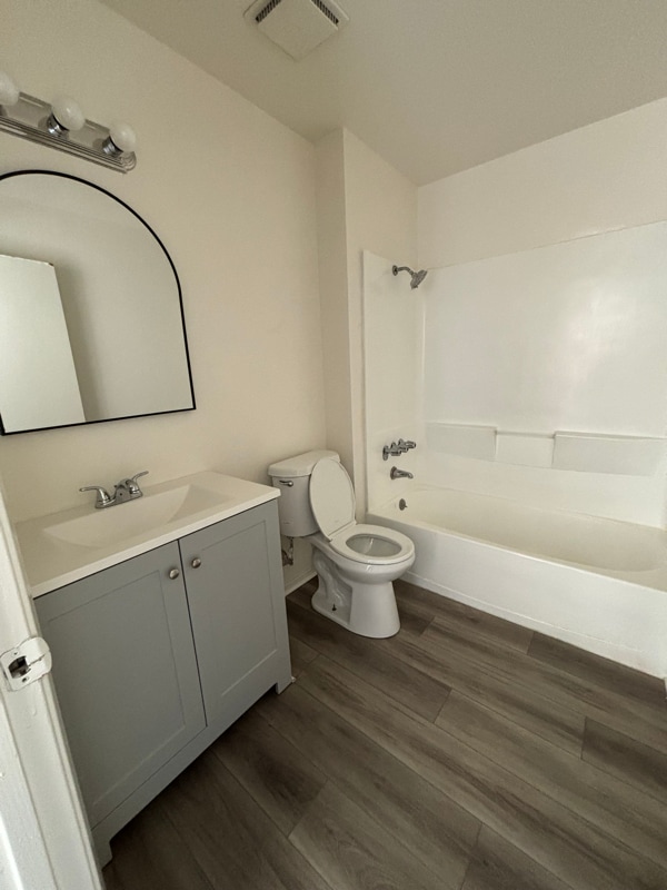 Photo - 1134 E Ave Q