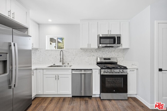 Photo - 3121 Oakhurst Ave