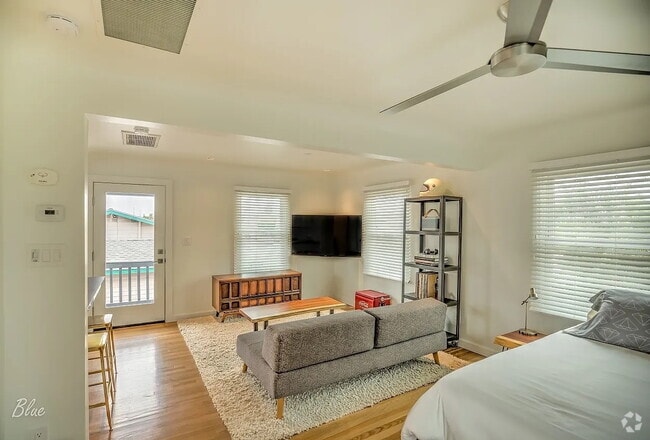 Building Photo - 3428 Orange Ave Unit 3428 Rental