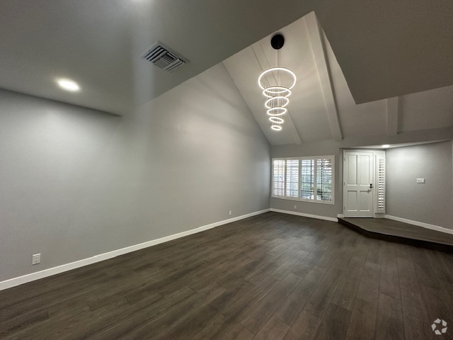 Building Photo - 5930 Tampa Ave Rental